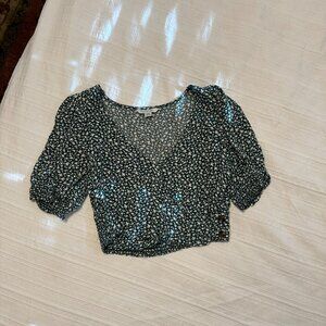 American Eagle Green and Cream Floral Surplice Puff Sleeve Cropped Blouse